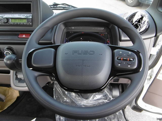 三菱ふそうキャンター平ボディ小型（2t・3t）[写真12]