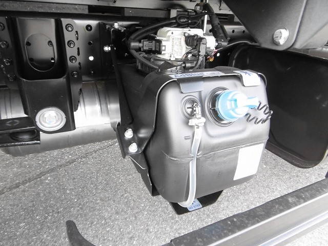 三菱ふそうキャンター平ボディ小型（2t・3t）[写真20]