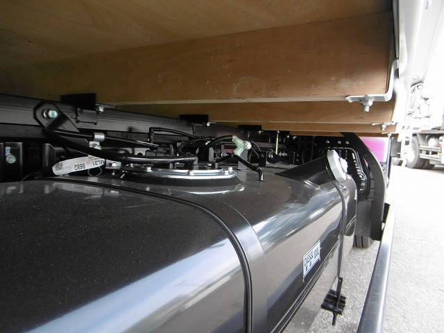 三菱ふそうキャンター平ボディ小型（2t・3t）[写真21]