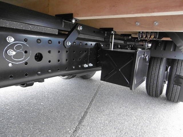 三菱ふそうキャンター平ボディ小型（2t・3t）[写真24]