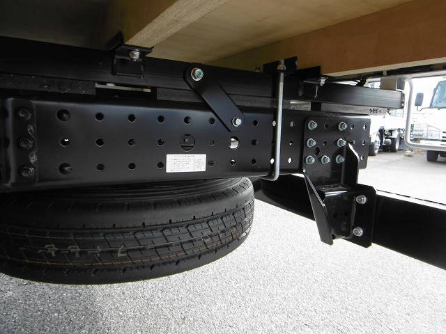 三菱ふそうキャンター平ボディ小型（2t・3t）[写真25]