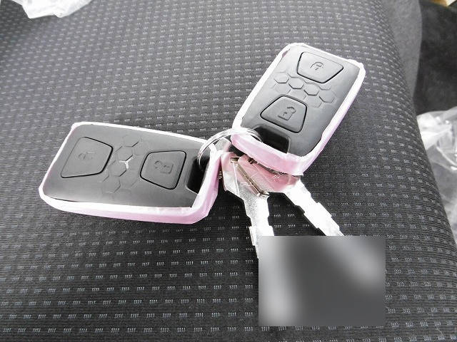 三菱ふそうキャンター平ボディ小型（2t・3t）[写真28]