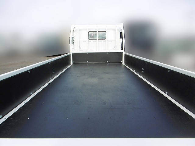 三菱ふそうキャンター平ボディ小型（2t・3t）[写真03]