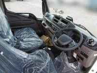 三菱ふそうキャンター平ボディ小型（2t・3t）[写真07]