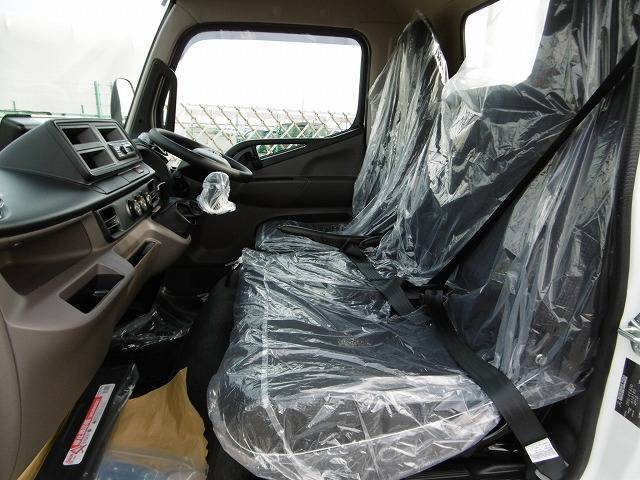 三菱ふそうキャンター平ボディ小型（2t・3t）[写真14]