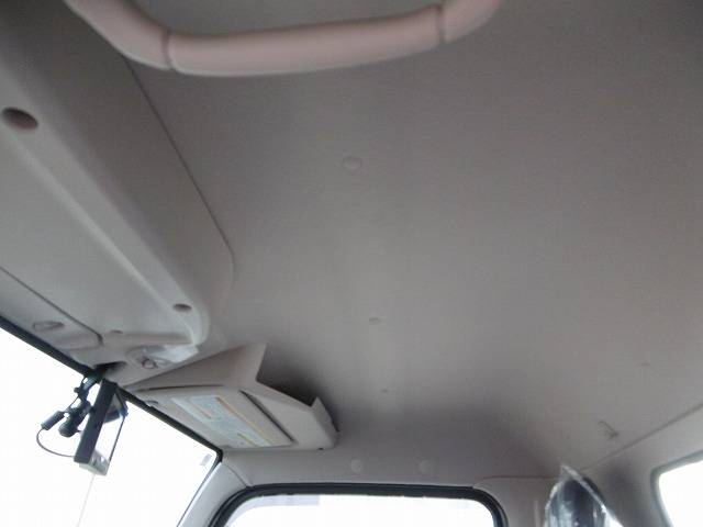 三菱ふそうキャンター平ボディ小型（2t・3t）[写真15]