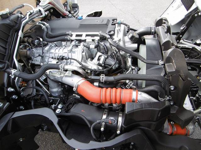 三菱ふそうキャンター平ボディ小型（2t・3t）[写真17]