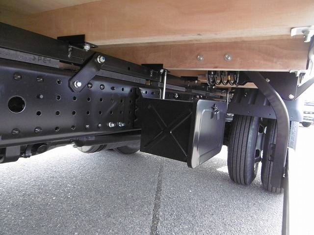 三菱ふそうキャンター平ボディ小型（2t・3t）[写真23]