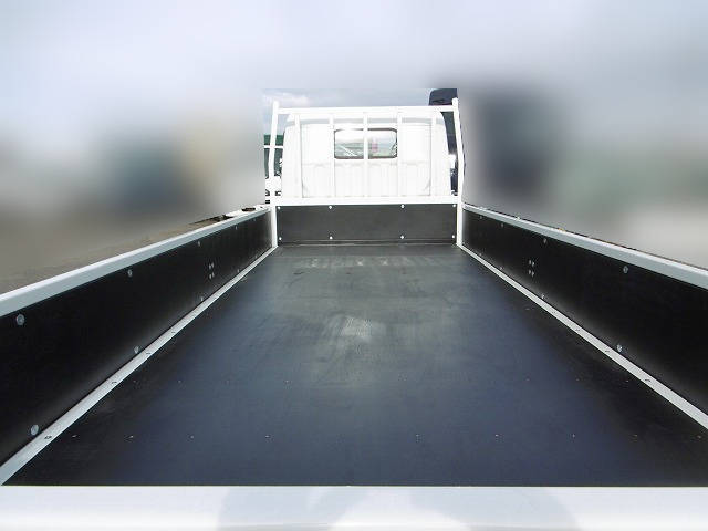 三菱ふそうキャンター平ボディ小型（2t・3t）[写真03]