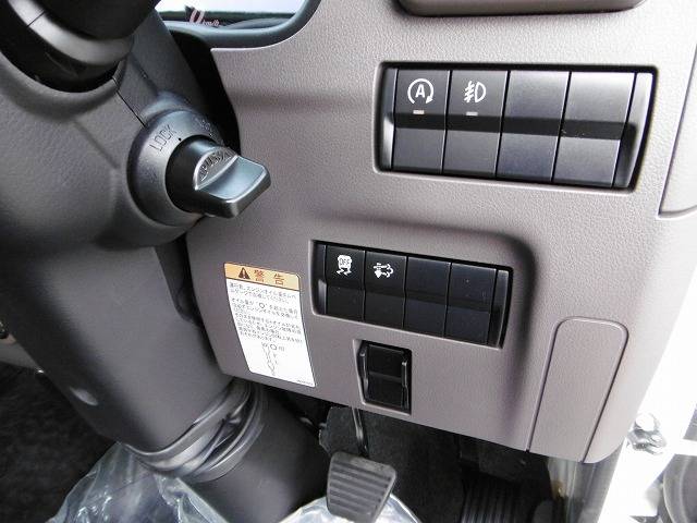 三菱ふそうキャンター平ボディ小型（2t・3t）[写真06]