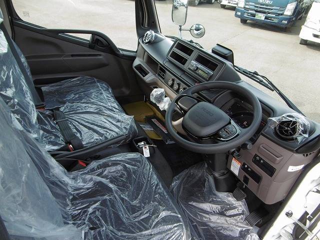 三菱ふそうキャンター平ボディ小型（2t・3t）[写真07]