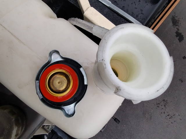 いすゞギガミキサー車（コンクリートミキサー）大型（10t）[写真15]