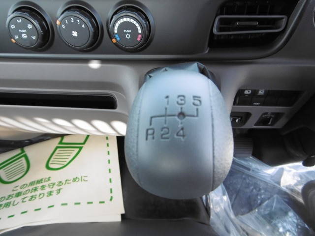 三菱ふそうキャンターダンプ小型（2t・3t）[写真10]