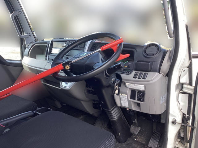 三菱ふそうキャンターガッツ冷凍車（冷蔵車）小型（2t・3t）[写真27]