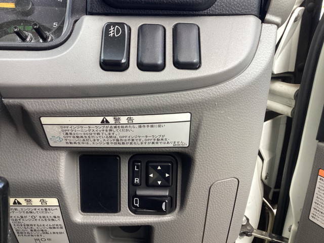 三菱ふそうキャンターガッツ冷凍車（冷蔵車）小型（2t・3t）[写真34]