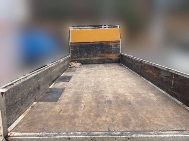 三菱ふそうキャンター平ボディ小型（2t・3t）[写真03]