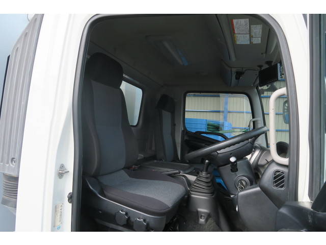 日野レンジャー冷凍車（冷蔵車）中型（4t）[写真12]