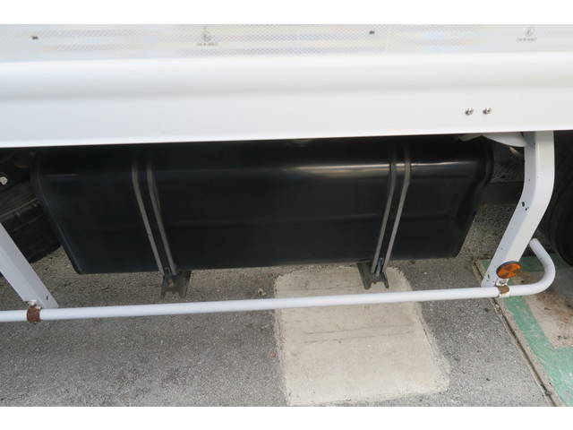 日野レンジャー冷凍車（冷蔵車）中型（4t）[写真22]