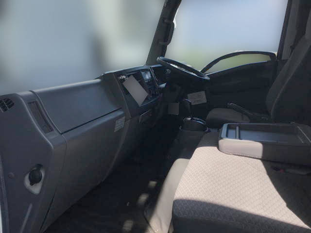 いすゞエルフ冷凍車（冷蔵車）小型（2t・3t）[写真23]