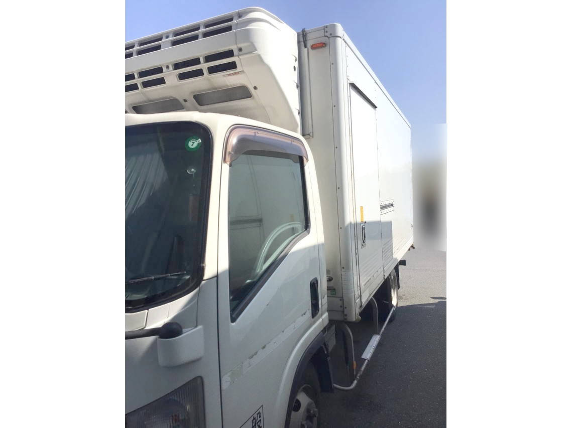 いすゞエルフ冷凍車（冷蔵車）小型（2t・3t）[写真04]