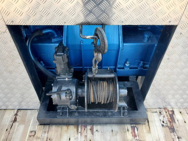 日野プロフィアセルフクレーン4段大型（10t）[写真12]