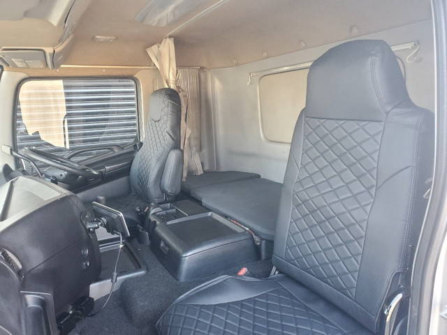 日野プロフィアセルフクレーン4段大型（10t）[写真14]