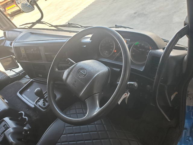 日野プロフィアセルフクレーン4段大型（10t）[写真16]