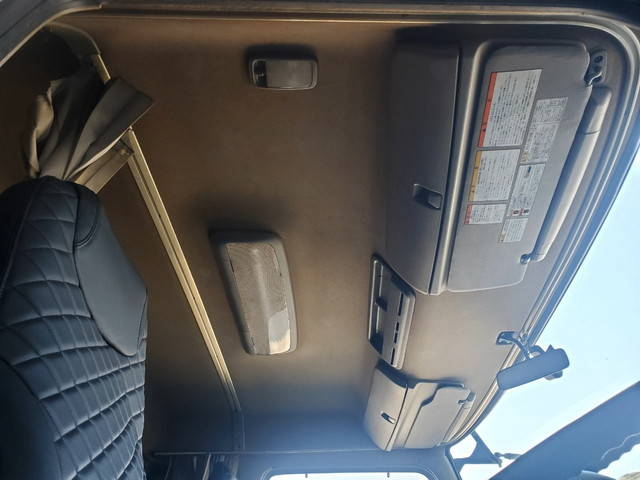 日野プロフィアセルフクレーン4段大型（10t）[写真18]