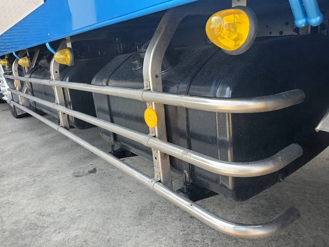 日野プロフィアセルフクレーン4段大型（10t）[写真22]