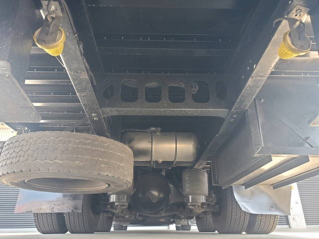 日野プロフィアセルフクレーン4段大型（10t）[写真30]