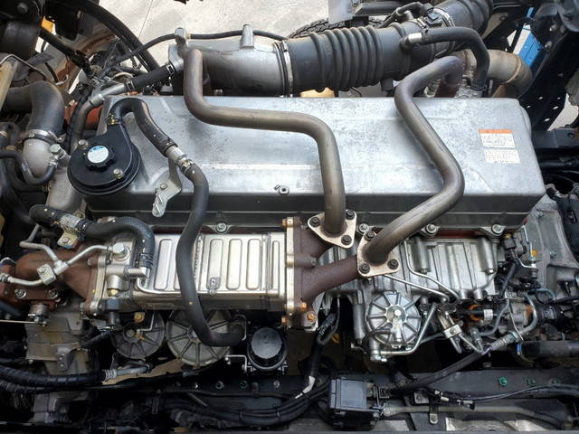 日野プロフィアセルフクレーン4段大型（10t）[写真37]