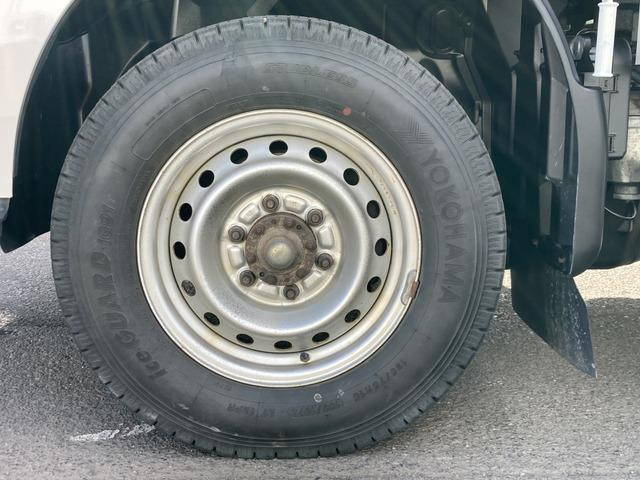 トヨタトヨエース平ボディ小型（2t・3t）[写真13]