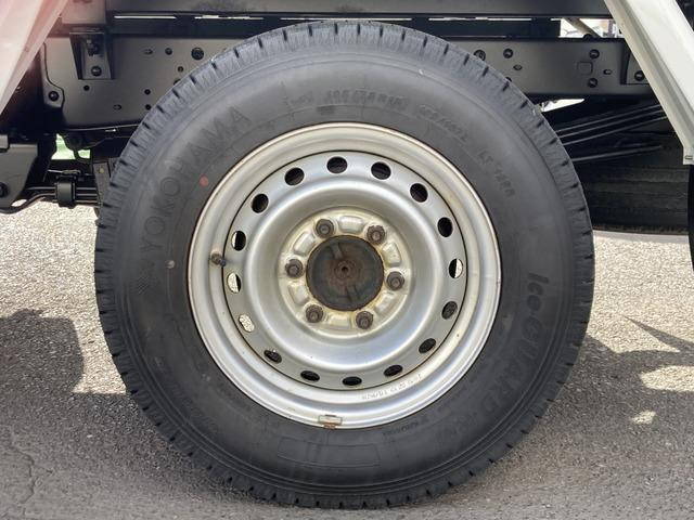 トヨタトヨエース平ボディ小型（2t・3t）[写真14]