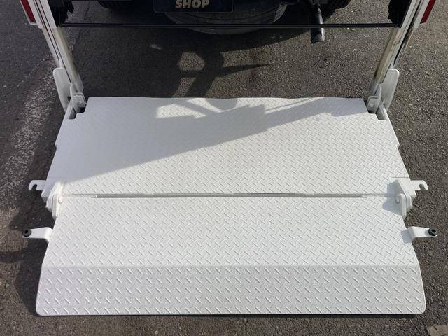 トヨタトヨエース平ボディ小型（2t・3t）[写真16]