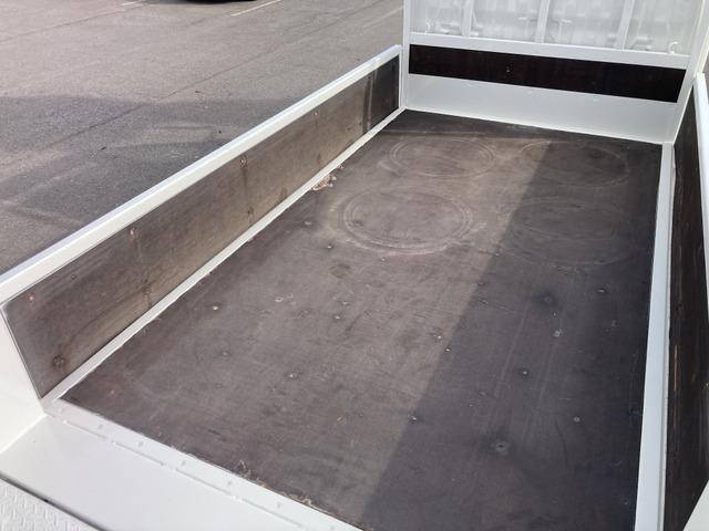 トヨタトヨエース平ボディ小型（2t・3t）[写真18]