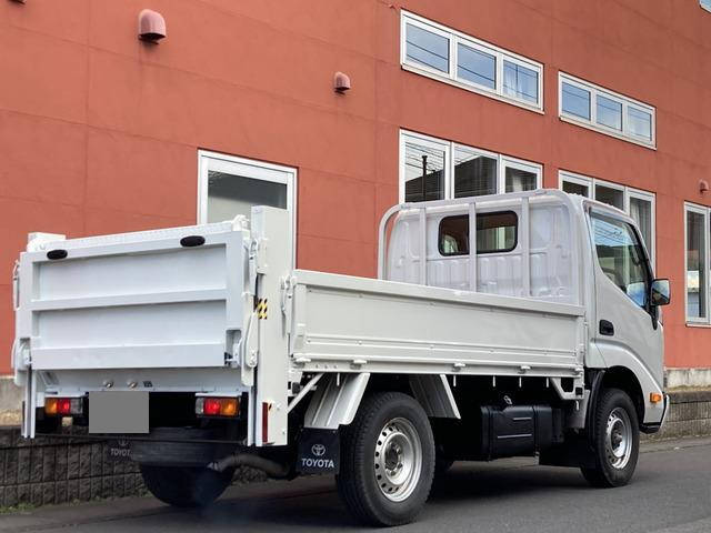 トヨタトヨエース平ボディ小型（2t・3t）[写真02]