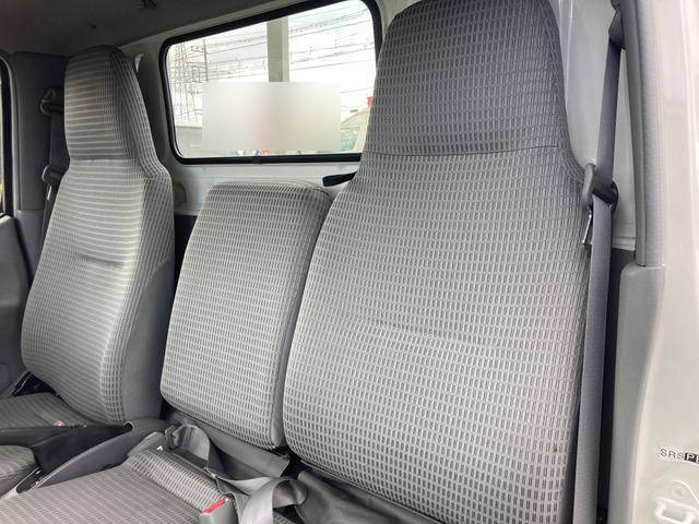 トヨタトヨエース平ボディ小型（2t・3t）[写真28]