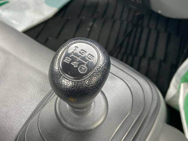 トヨタトヨエース平ボディ小型（2t・3t）[写真30]