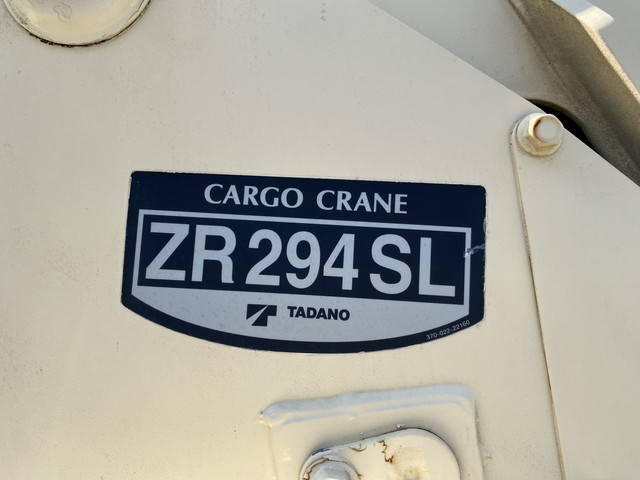 三菱ふそうキャンターセルフクレーン4段小型（2t・3t）[写真12]