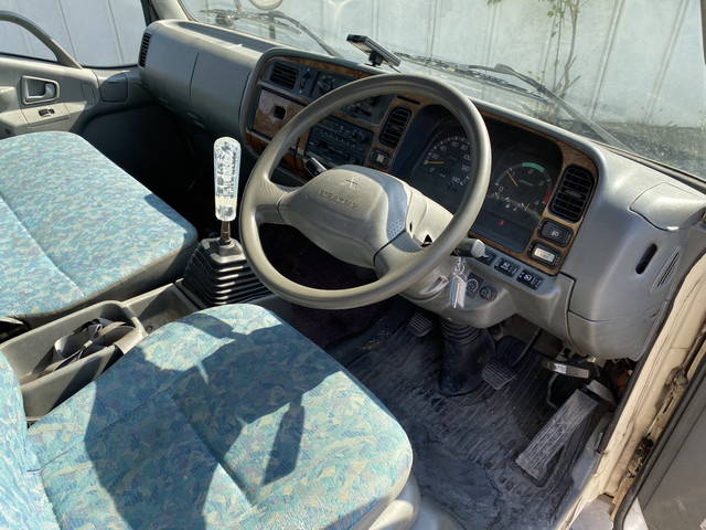 三菱ふそうキャンターセルフクレーン4段小型（2t・3t）[写真21]