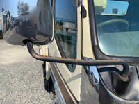 三菱ふそうキャンターセルフクレーン4段小型（2t・3t）[写真32]