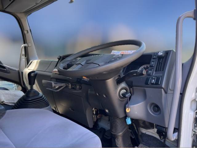 いすゞフォワードクレーン4段増トン（6t・8t）[写真28]