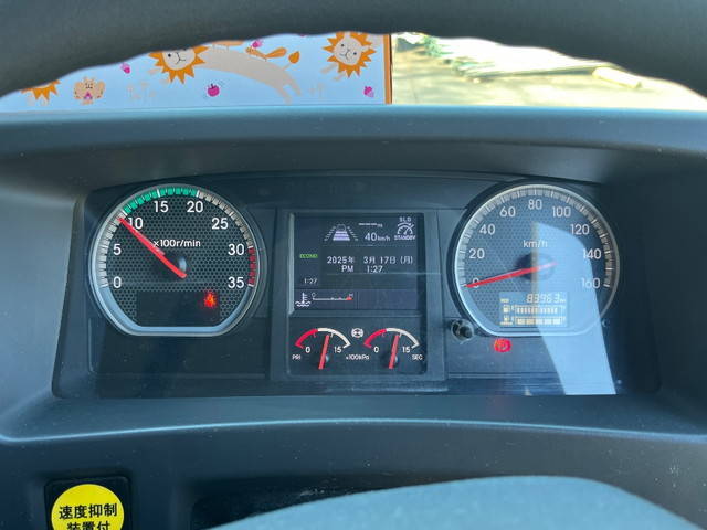 いすゞフォワードクレーン4段増トン（6t・8t）[写真31]