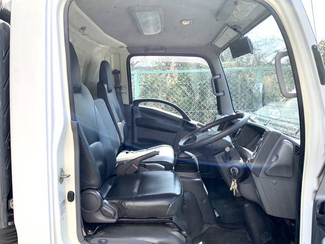 いすゞエルフパネルバン小型（2t・3t）[写真12]