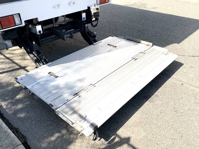 いすゞエルフパネルバン小型（2t・3t）[写真19]