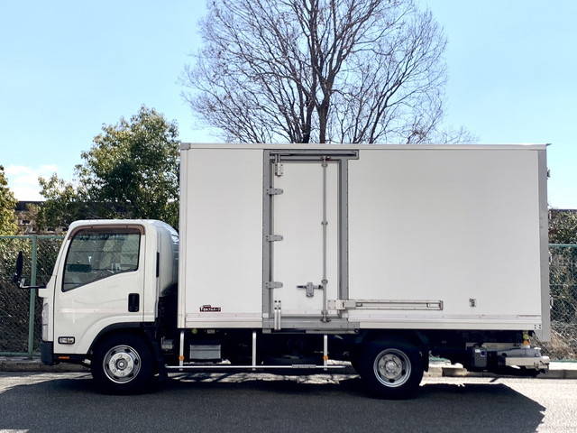 いすゞエルフパネルバン小型（2t・3t）[写真03]