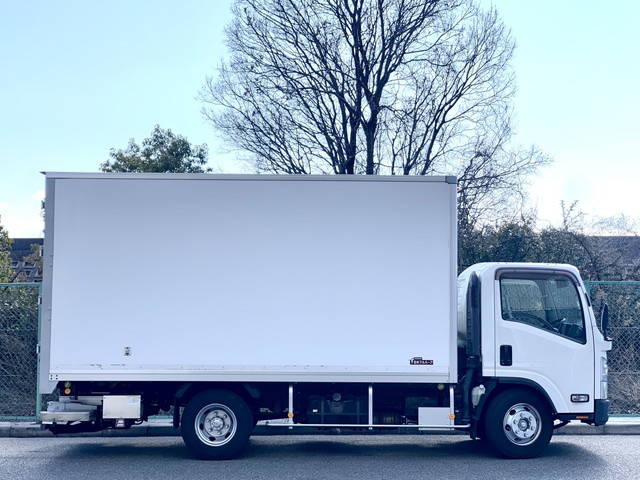 いすゞエルフパネルバン小型（2t・3t）[写真04]
