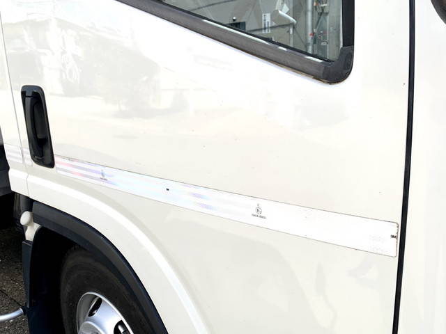 いすゞエルフパネルバン小型（2t・3t）[写真40]