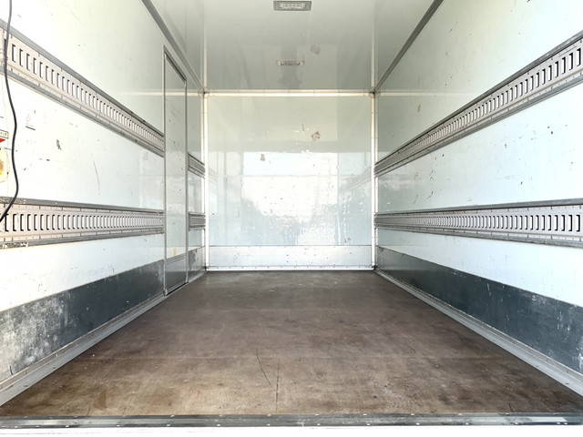 いすゞエルフパネルバン小型（2t・3t）[写真08]