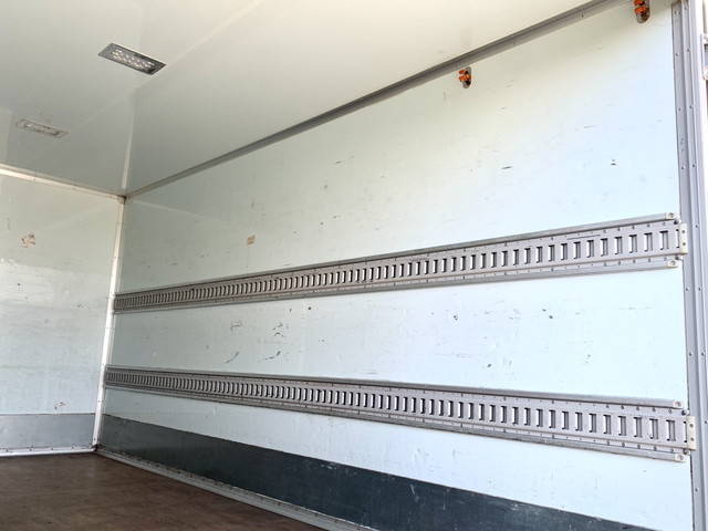 いすゞエルフパネルバン小型（2t・3t）[写真09]